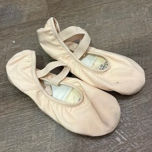 Girls Ballet Shoes Size 6.5